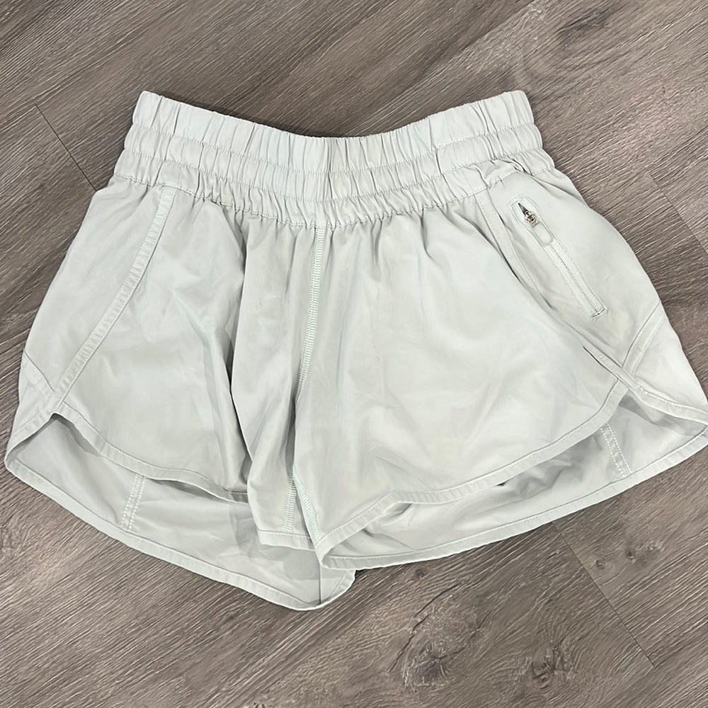 Lululemon Hotty Hot short
